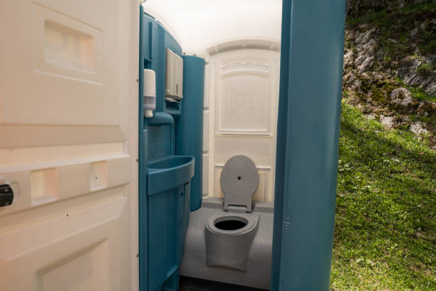 Best Portable bathroom rental  in Spring Valley, NY